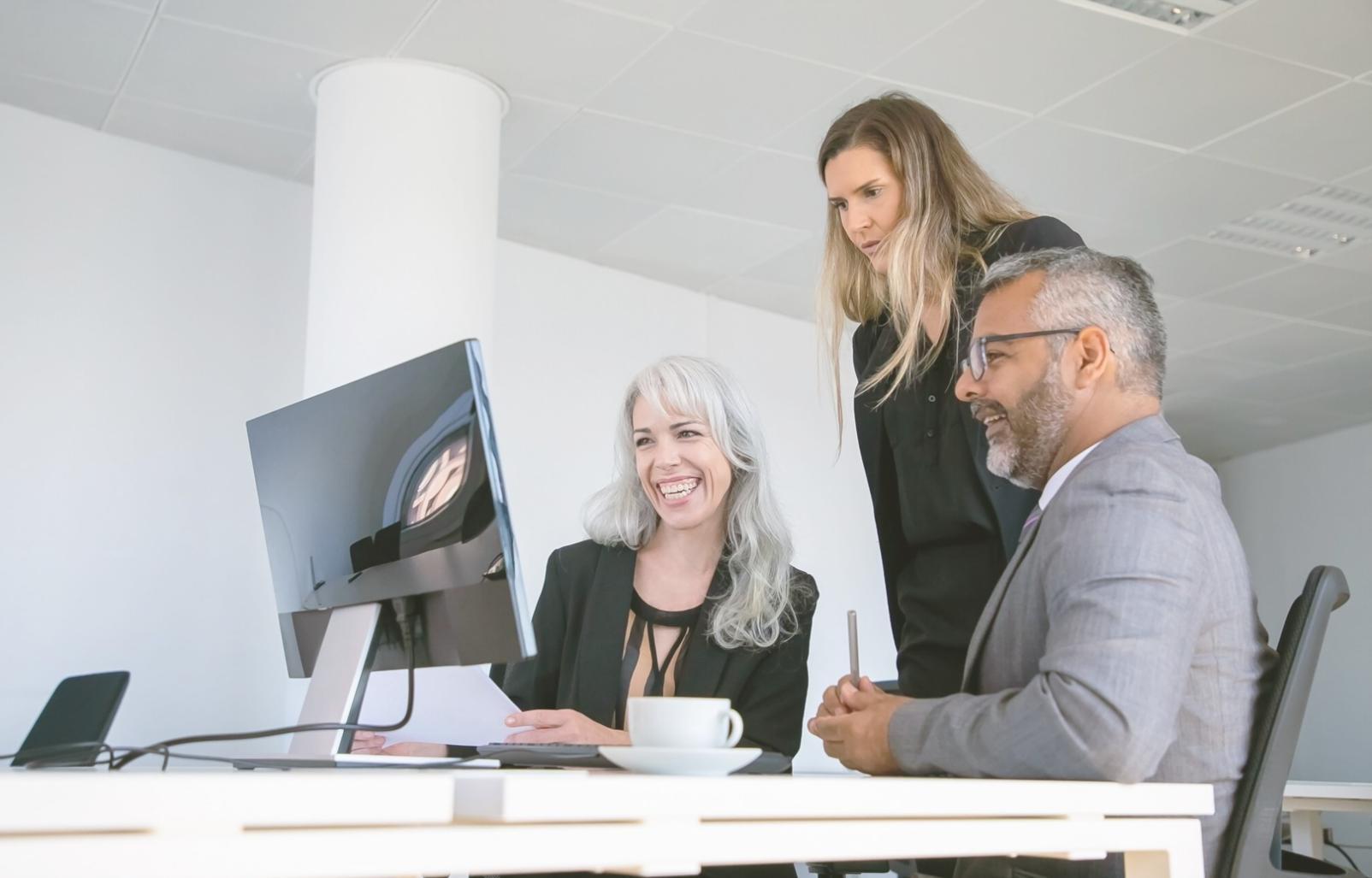 Herramientas de análisis financiero y visualización de datos presupuestarios