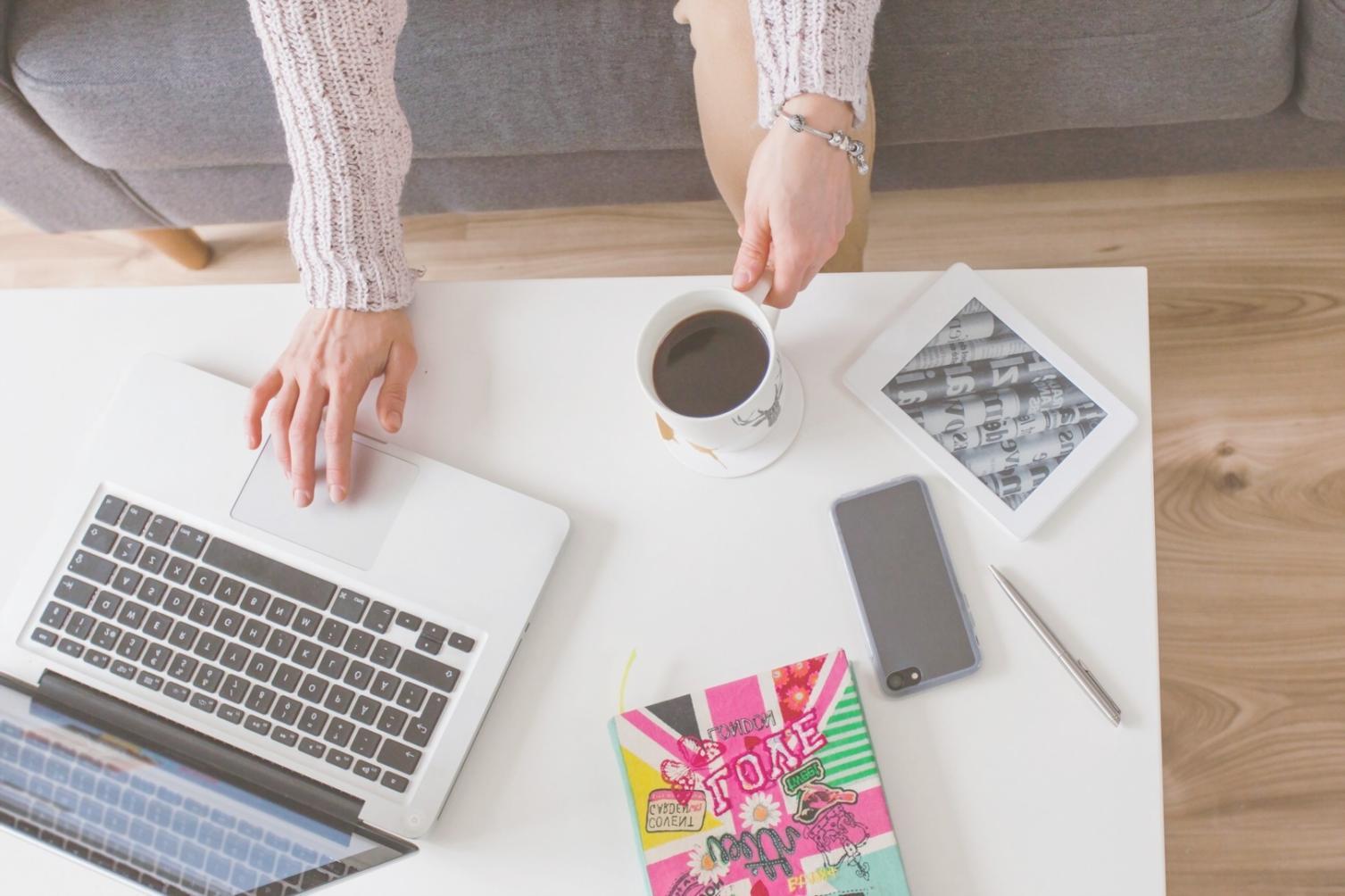 Visualización de datos financieros y tendencias presupuestarias